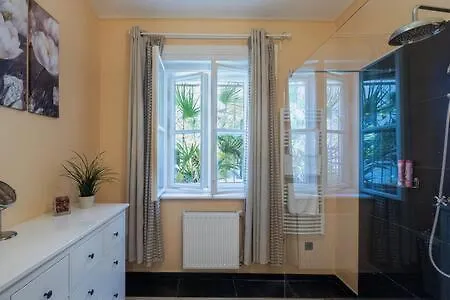 Charming Flat In The Center 아파트